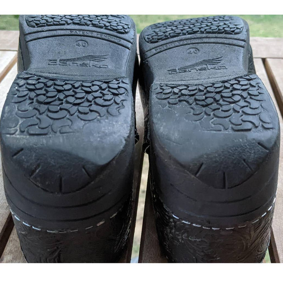 Dansko Pro Black Floral tooled Clogs - Size 40 / 9.5-10 - Picture 12 of 12